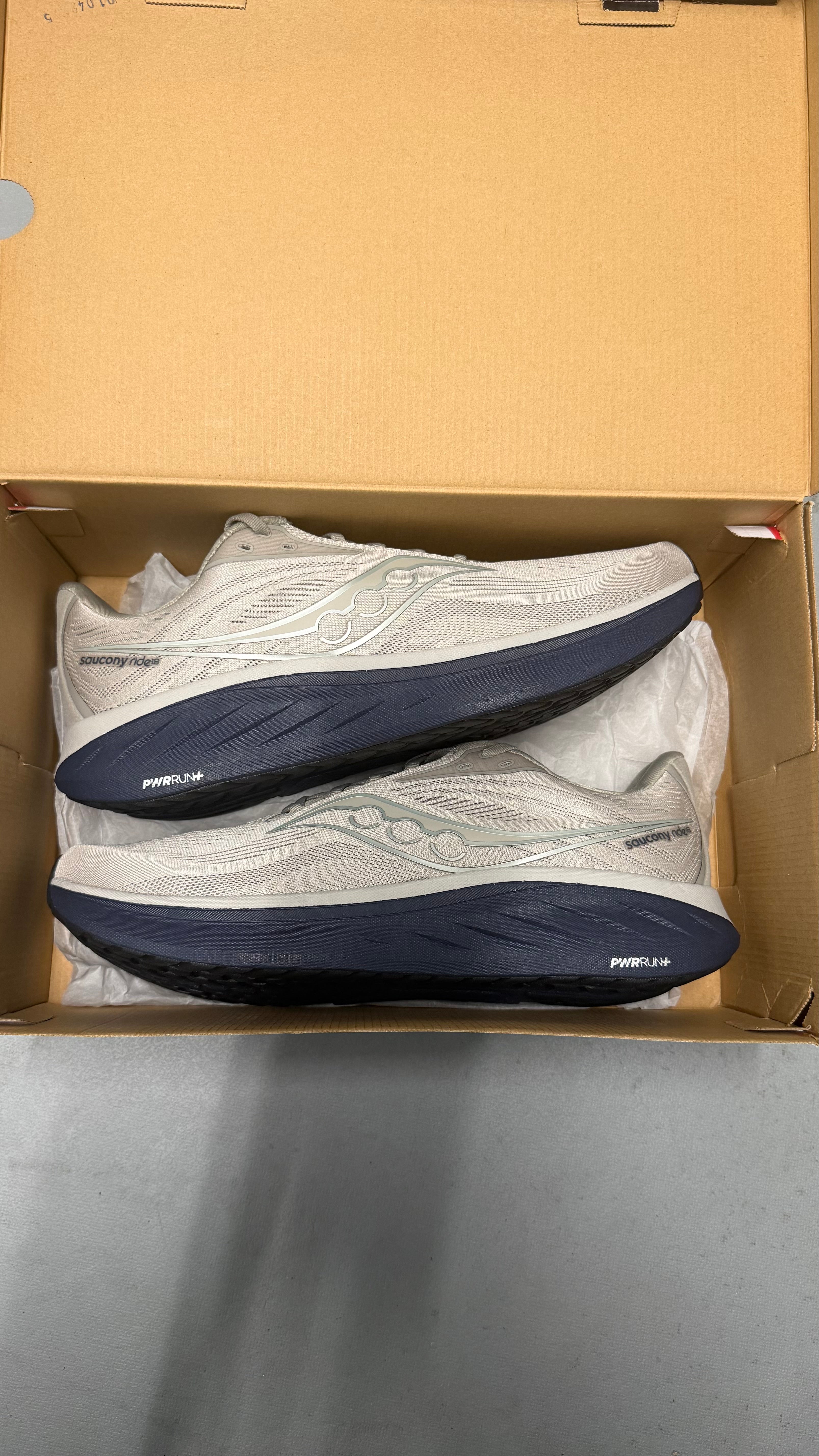 Saucony ride 18 dove/navy
