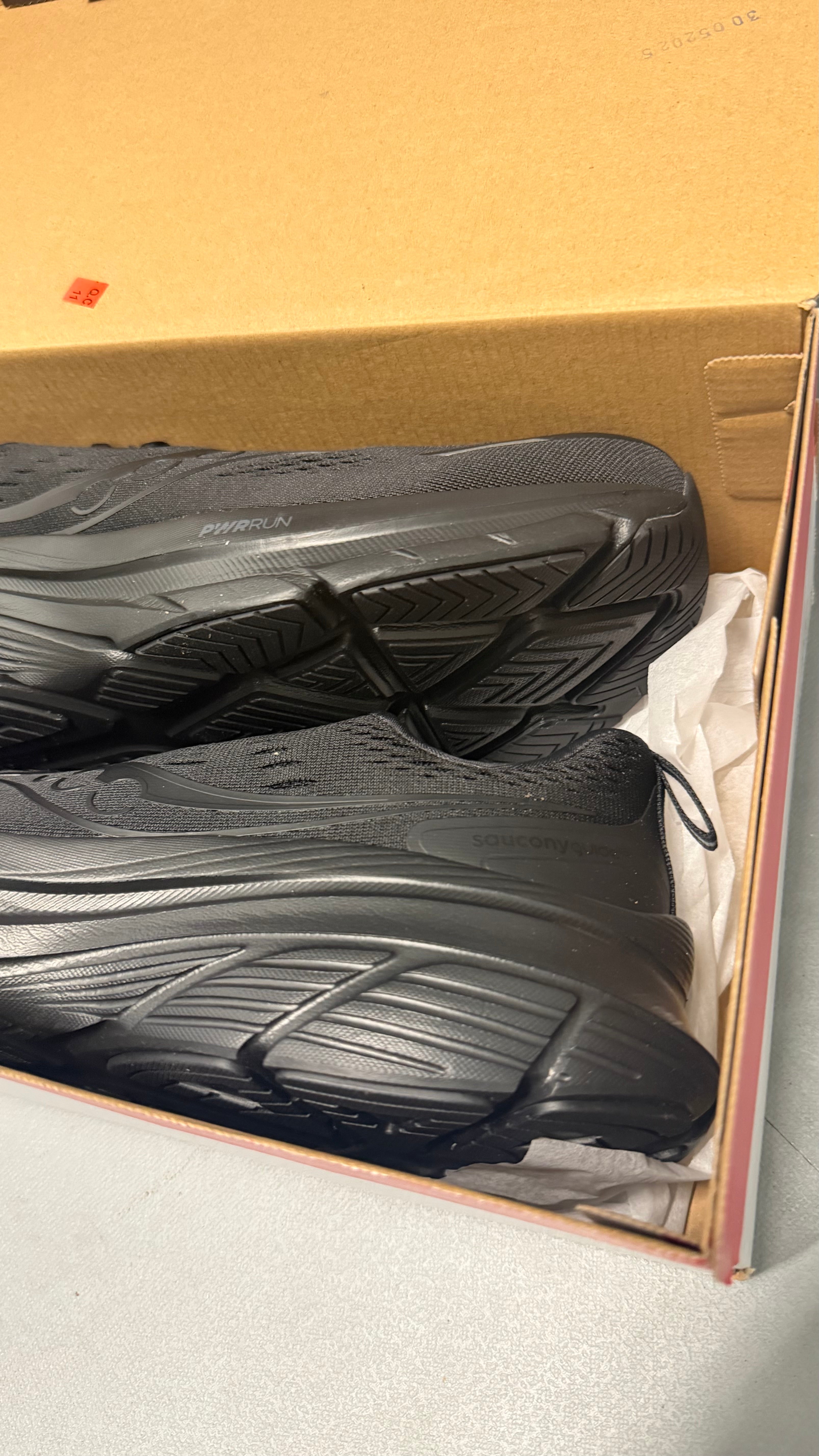 Saucony guide 18 triple black