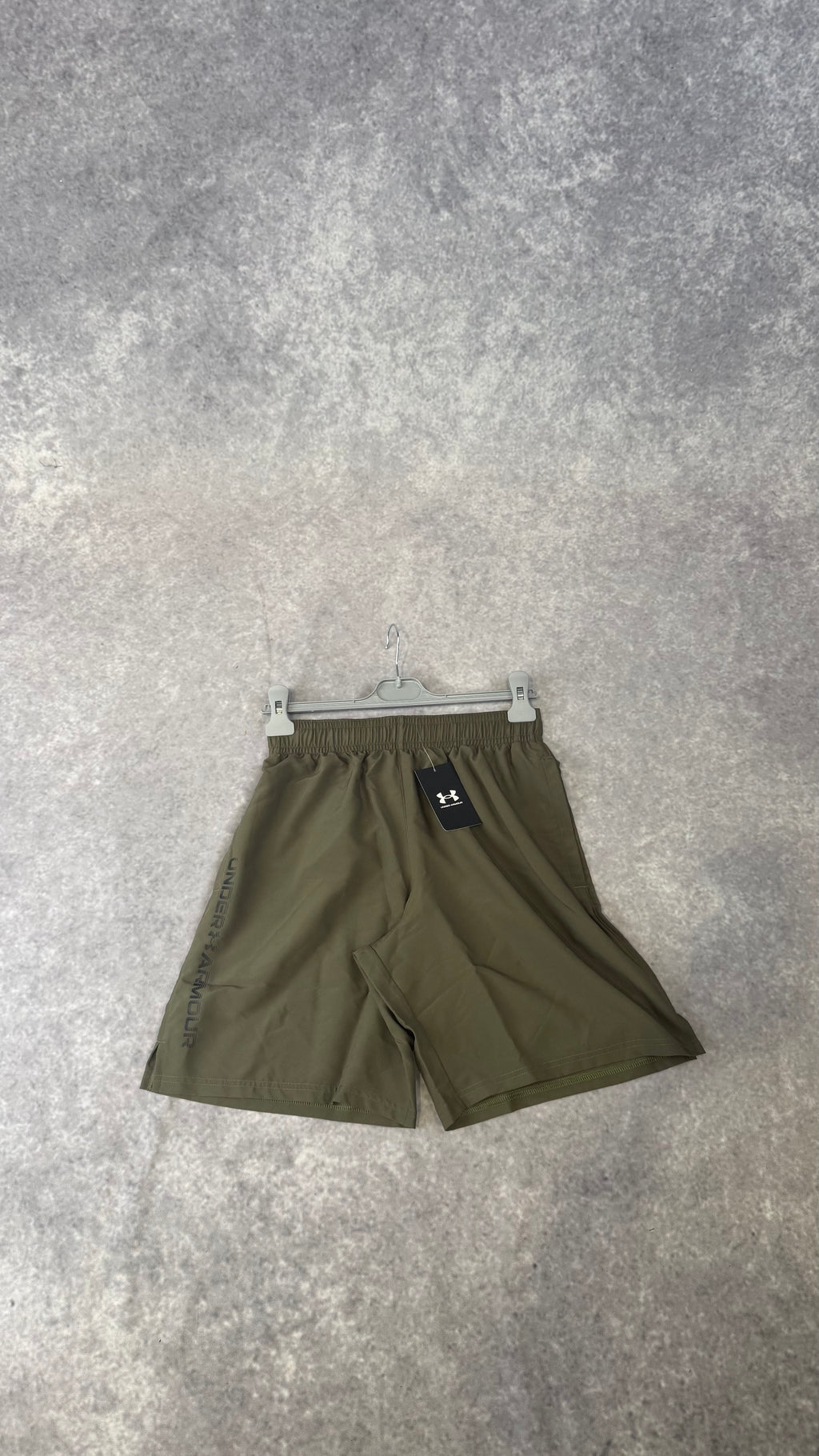 Under armour khaki shorts and t shirt set