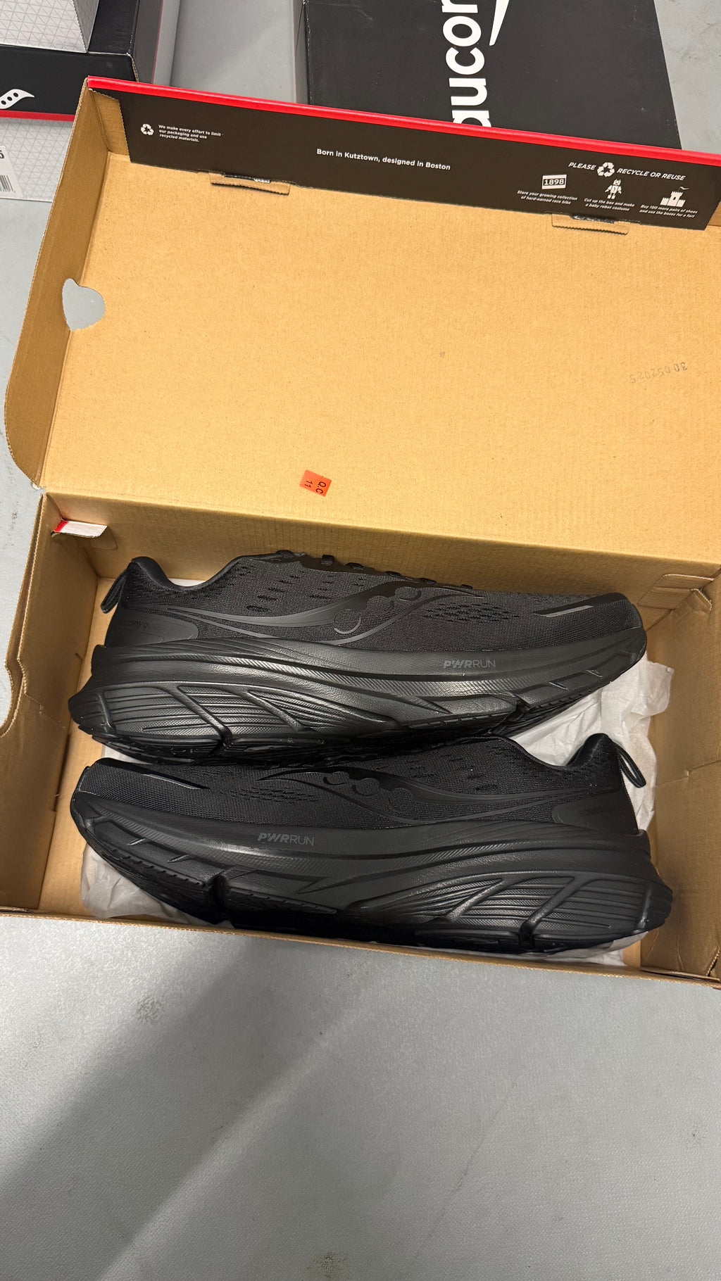 Saucony guide 18 triple black