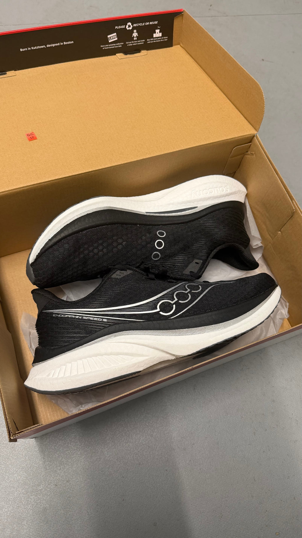 Saucony endorphin speed 5 black/white