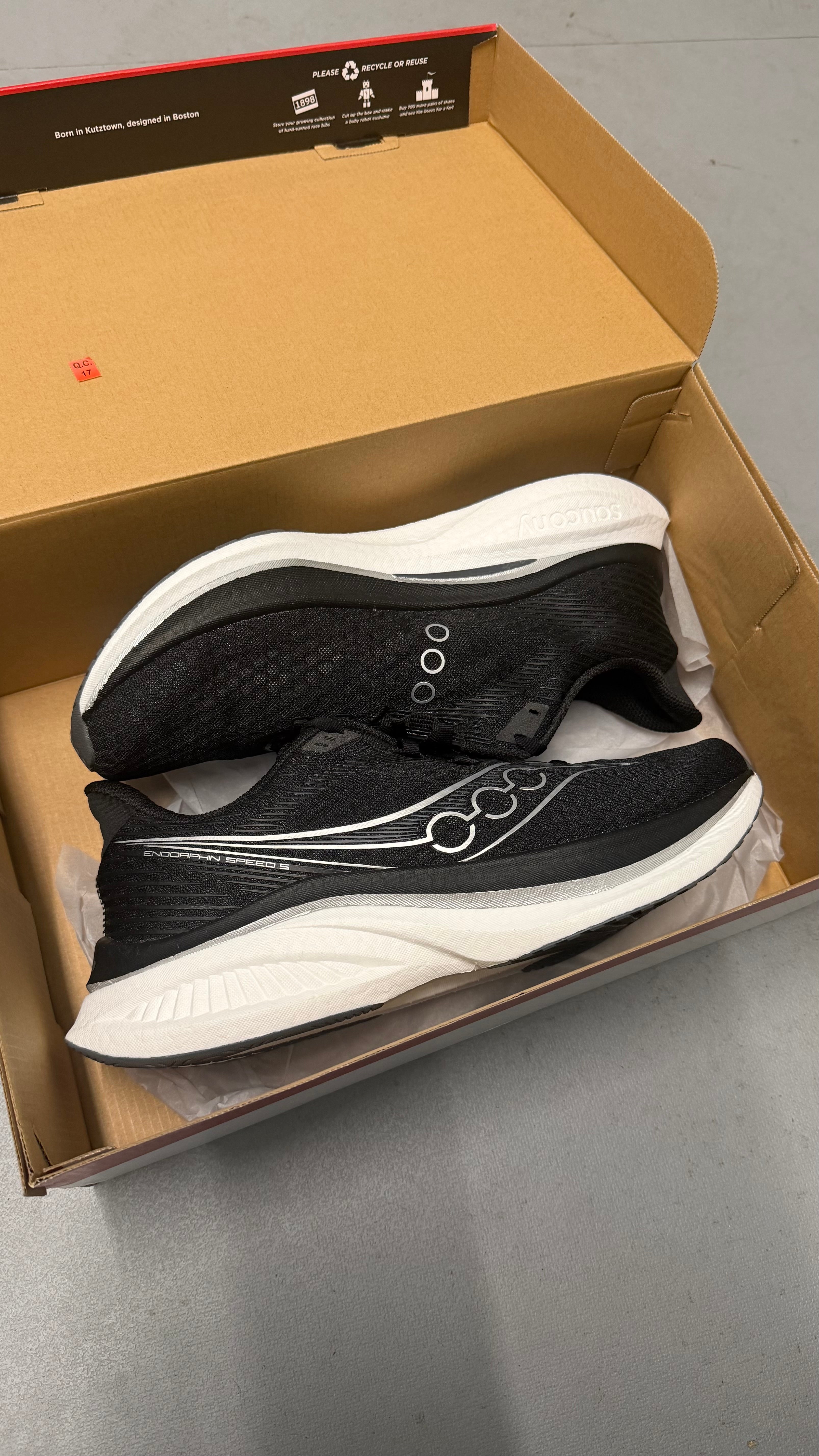 Saucony endorphin speed 5 black/white