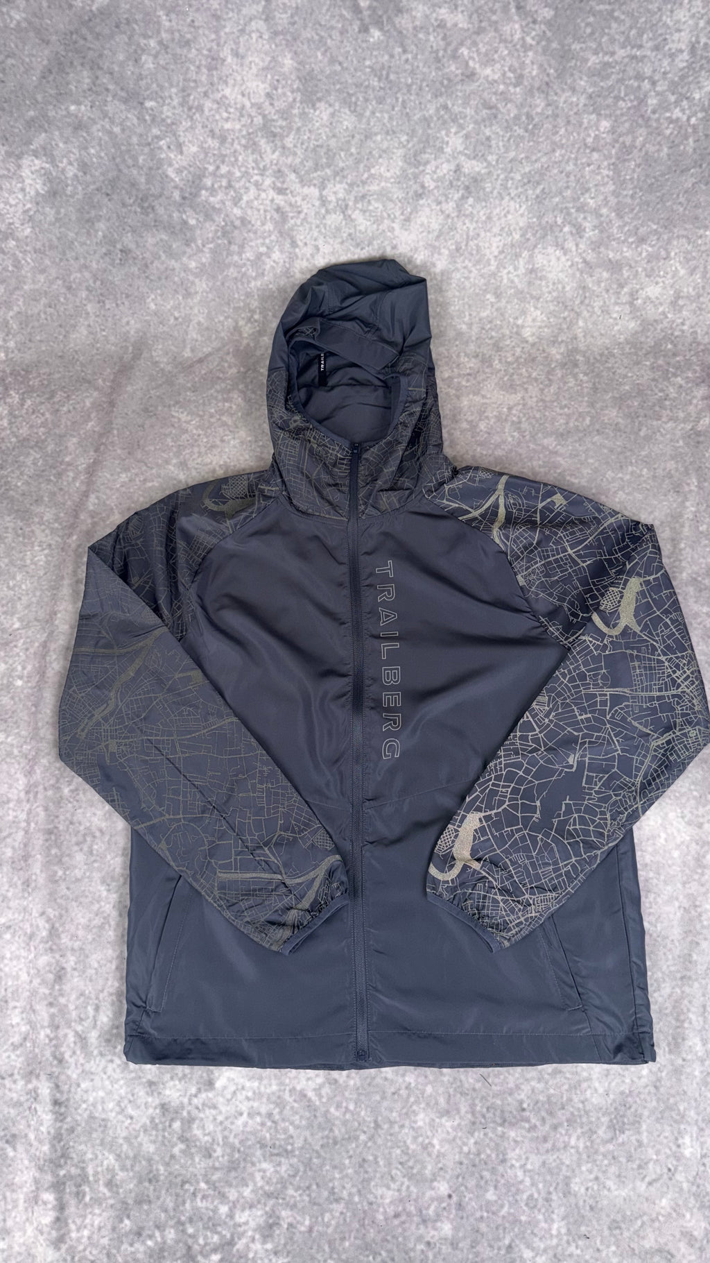 Retail price £90 Trailberg Geneva windbreaker ombré blue