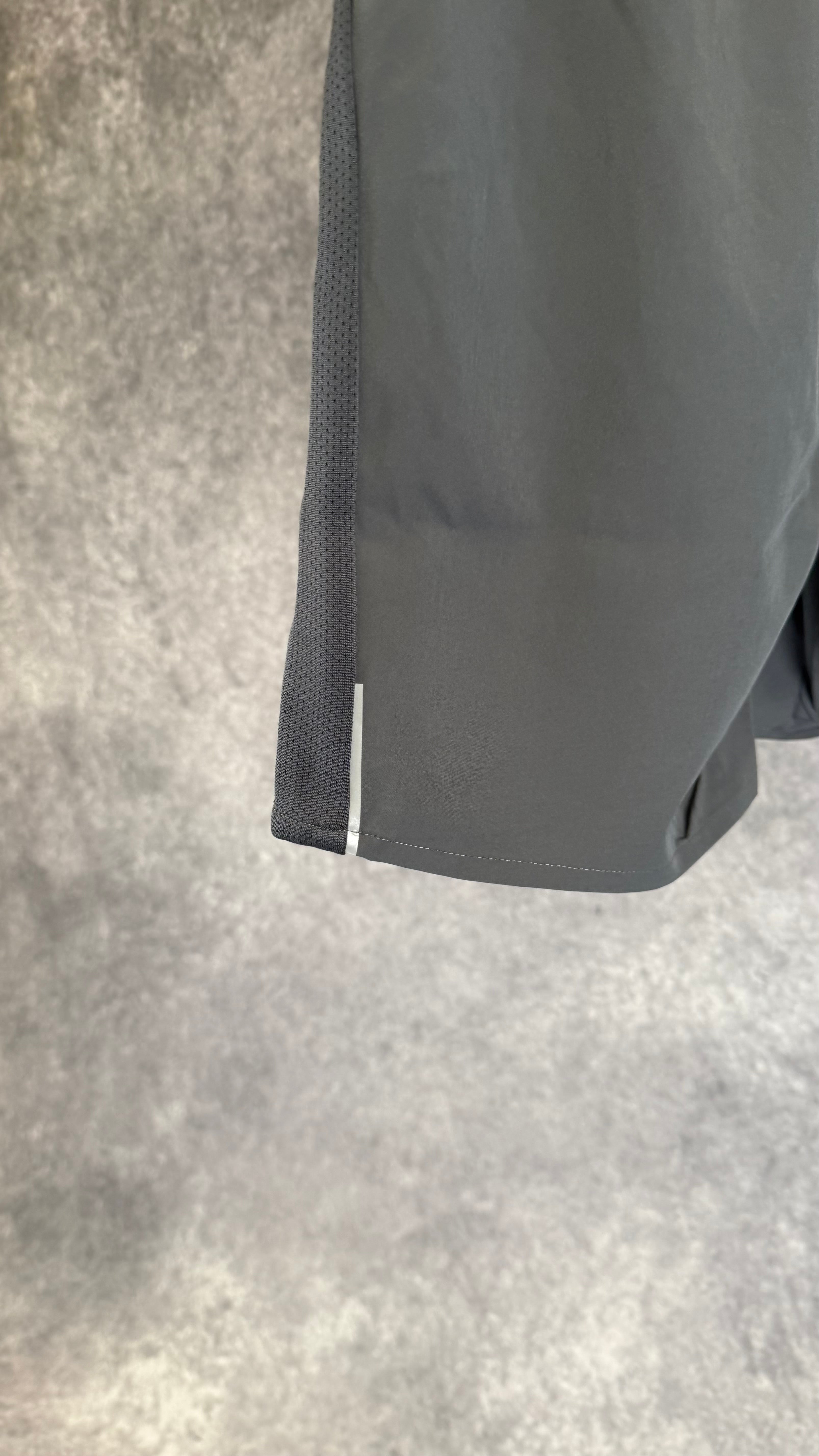 Trailberg essentials 2.0 grey shorts.