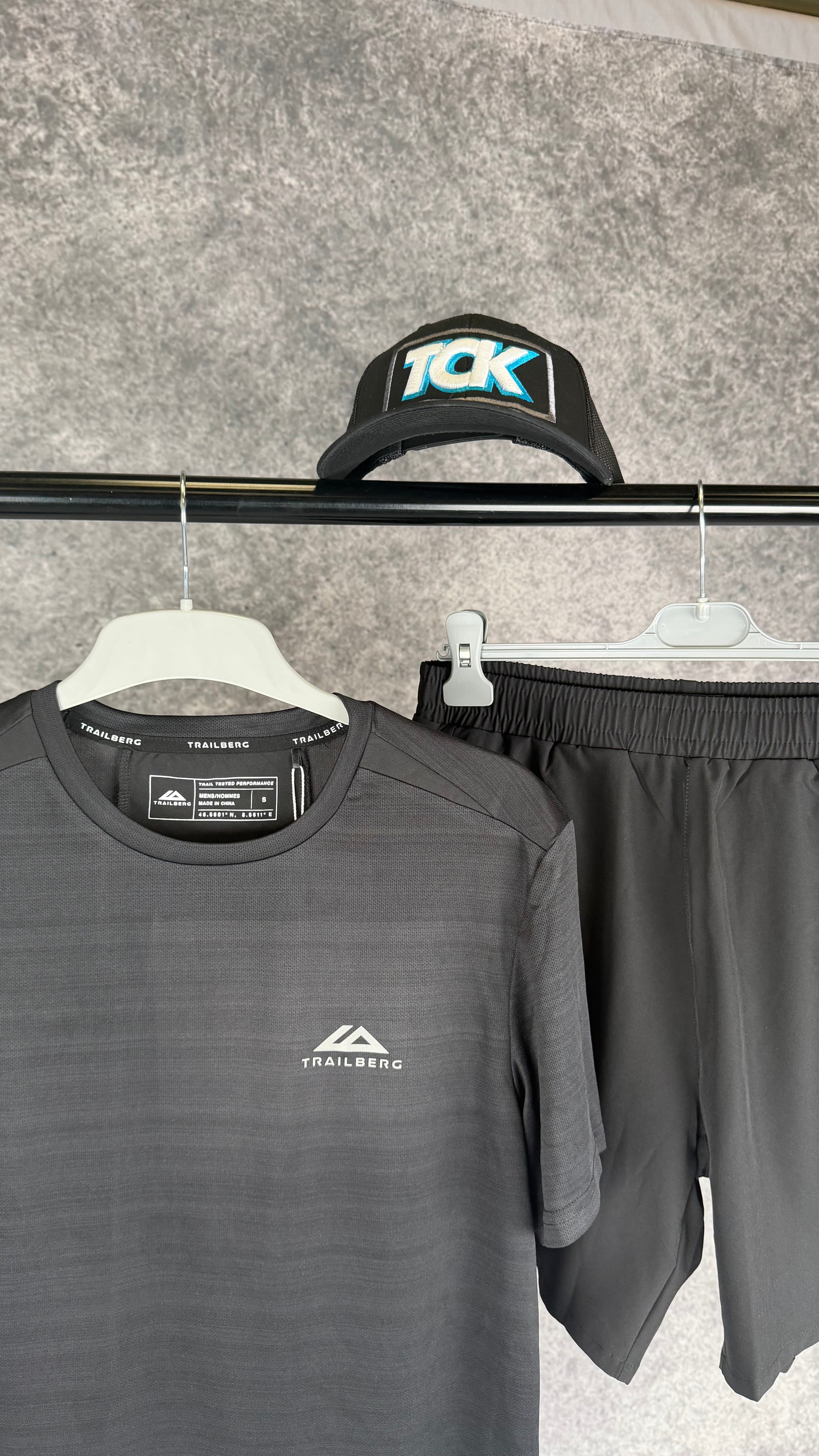 Retail price £72 Trailberg black cloud SS25 shorts and t shirt set.