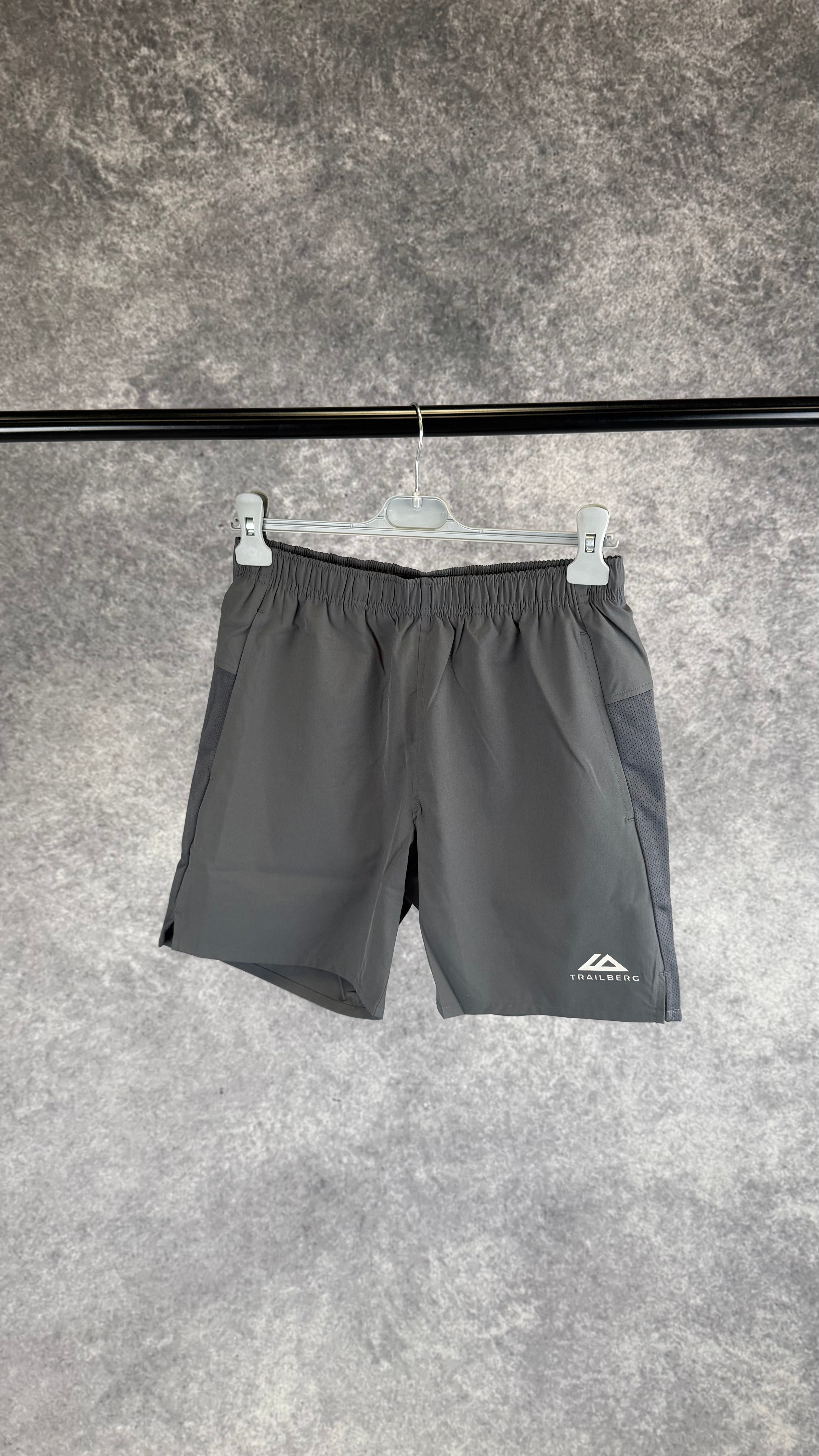 Trailberg essentials 2.0 grey shorts.
