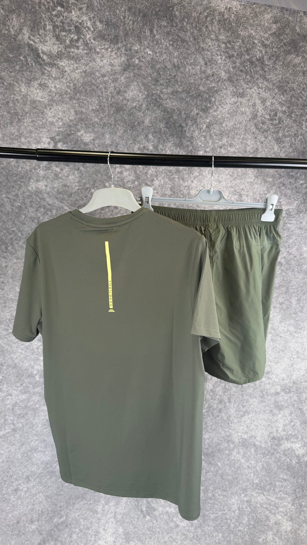 Trailberg vantage dark fern set.