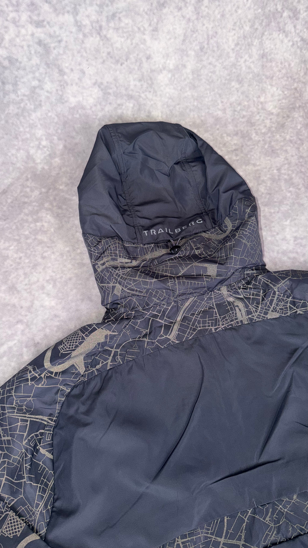 Retail price £90 Trailberg Geneva windbreaker ombré blue