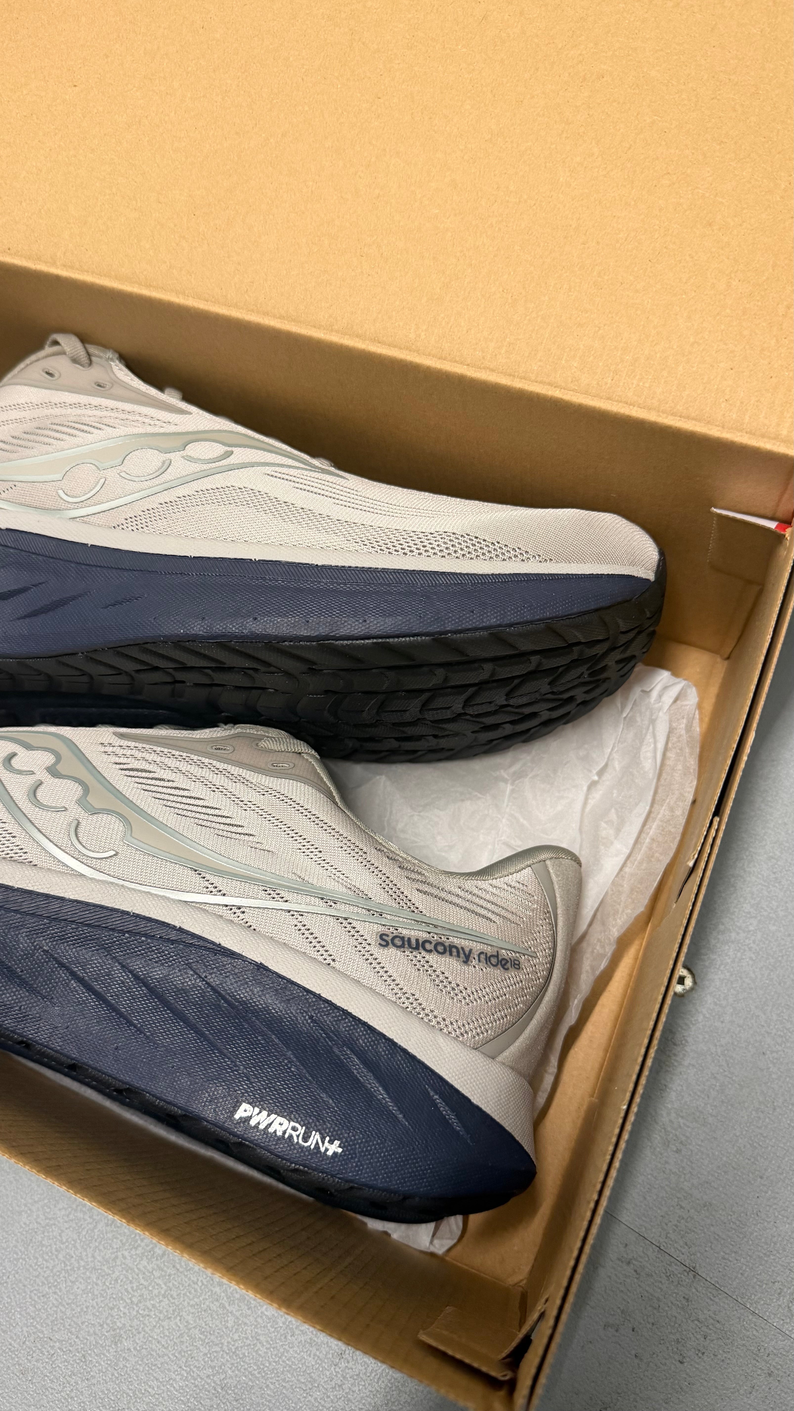 Saucony ride 18 dove/navy