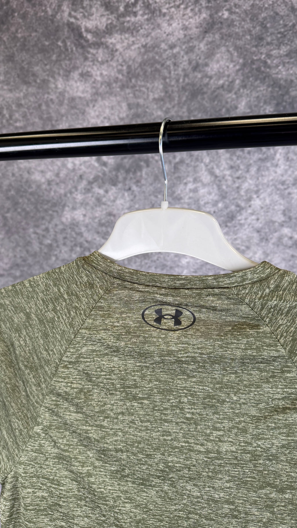 Under armour tech khaki t shirt