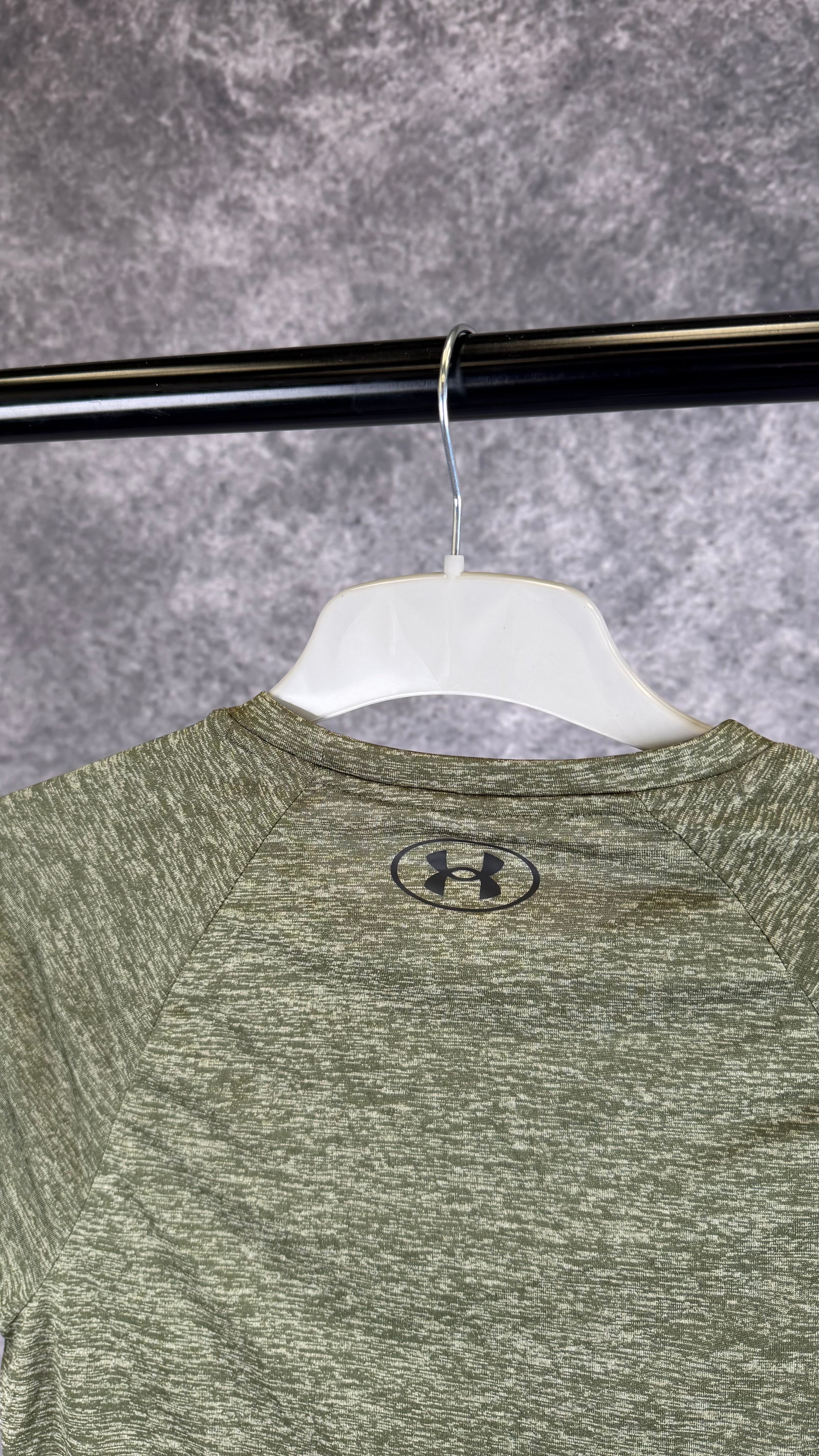 Under armour tech khaki t shirt