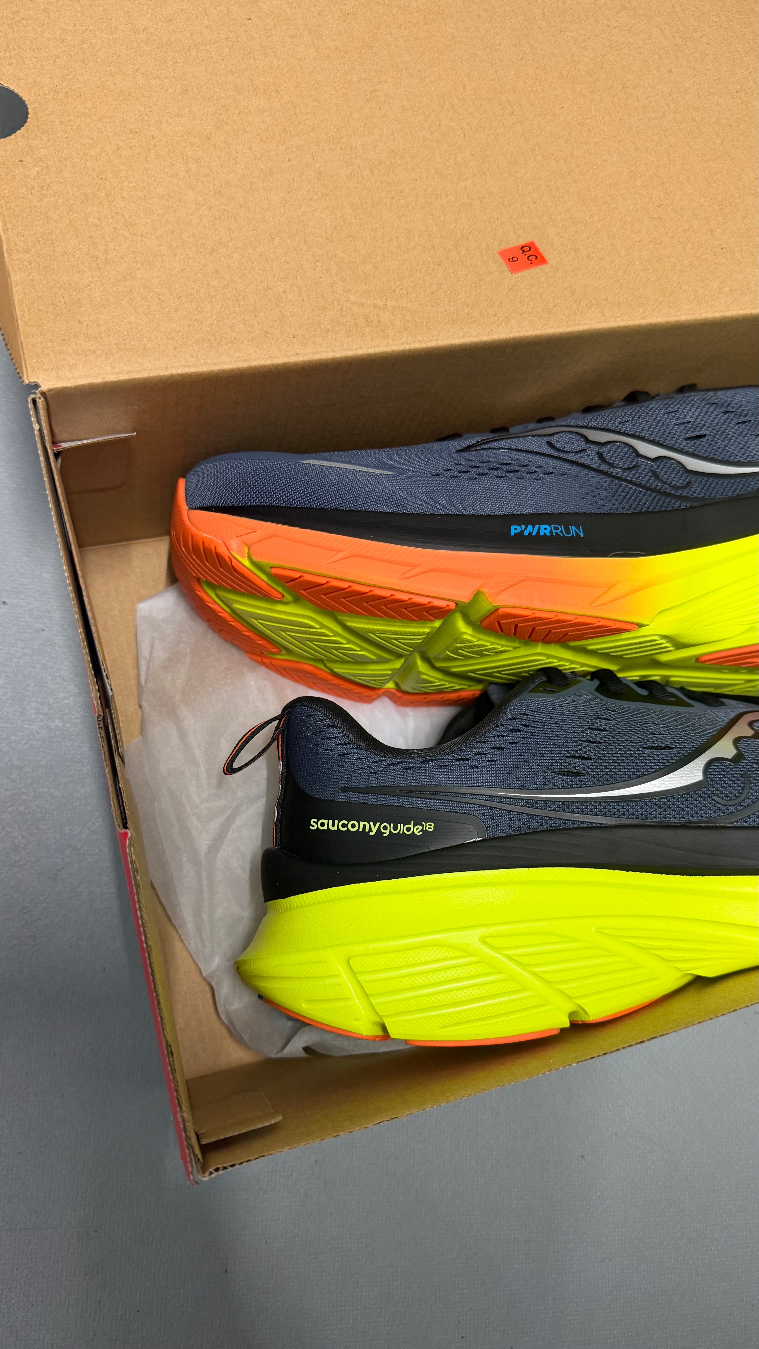 Saucony guide 18 shadow/vizi
