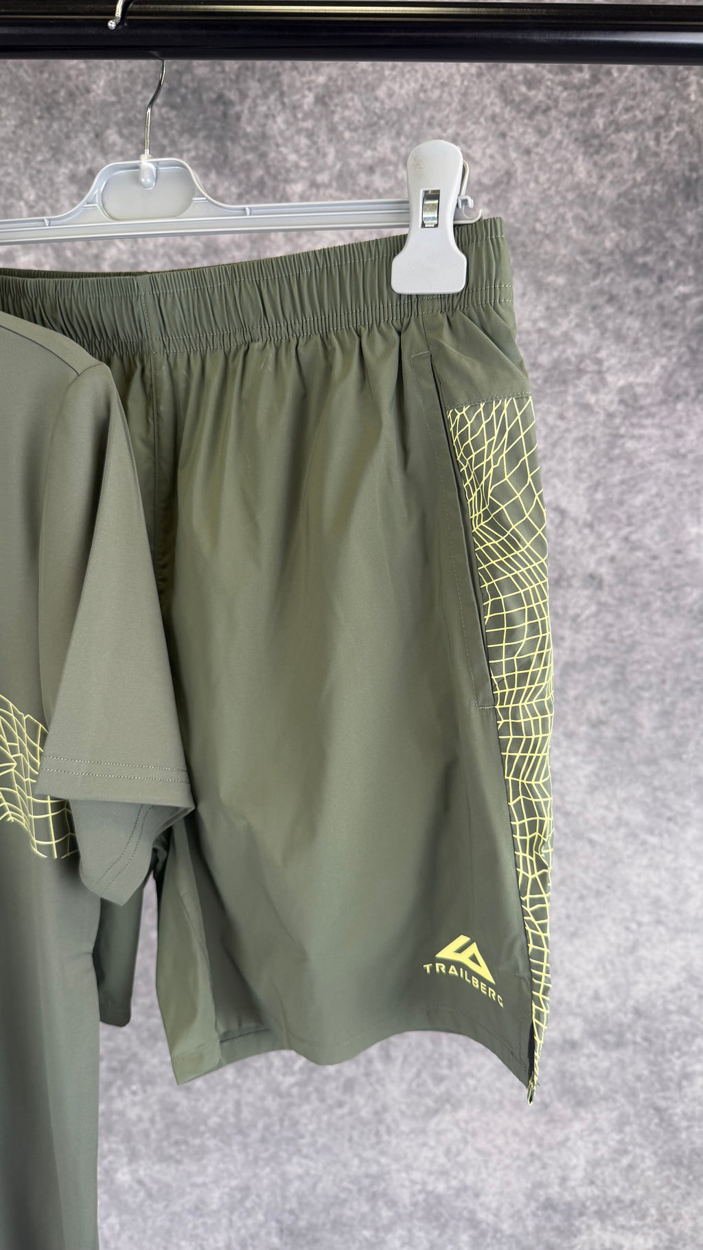Trailberg vantage dark fern set.