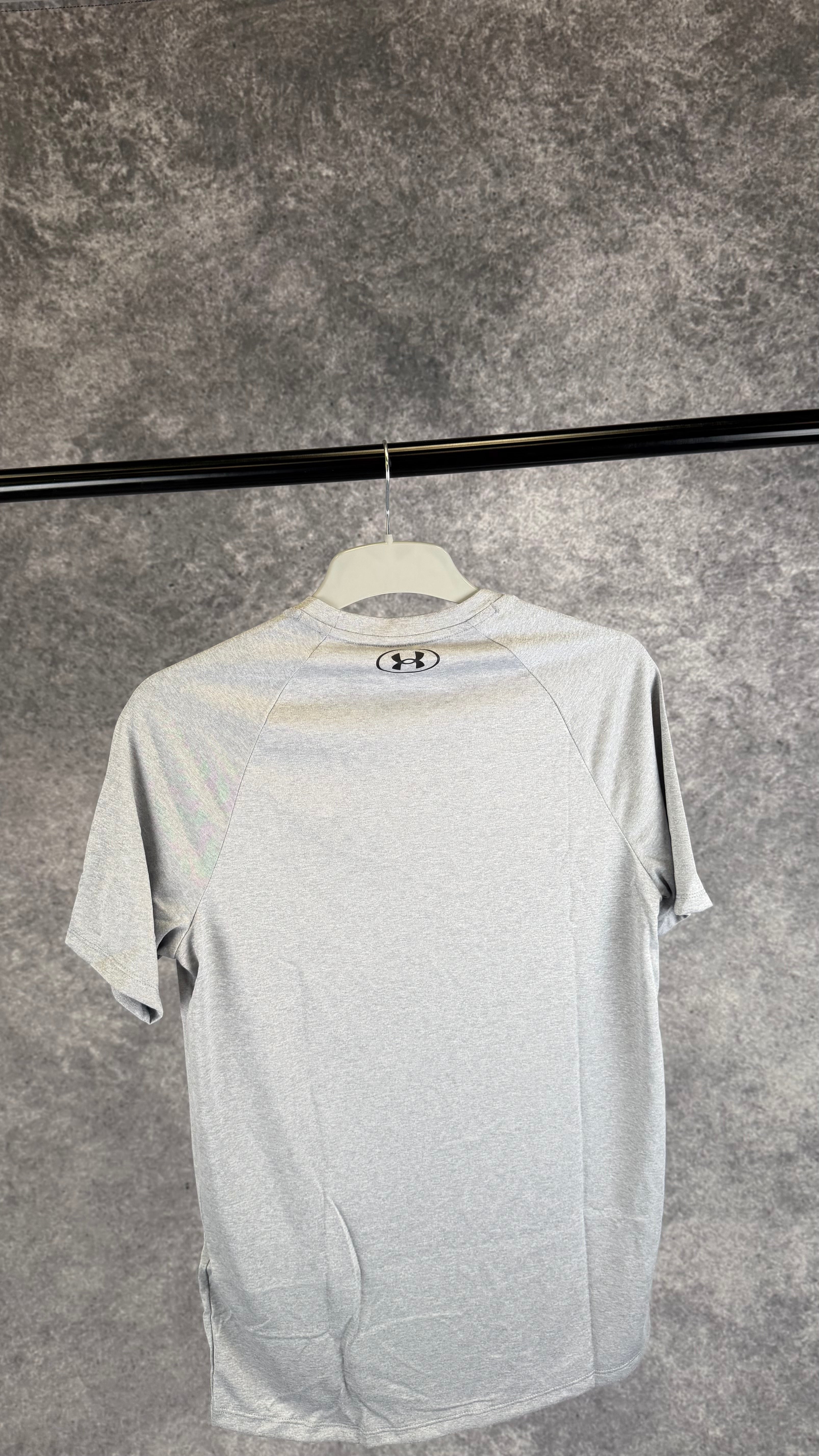 Under armour tech 2.0 grey t shirt