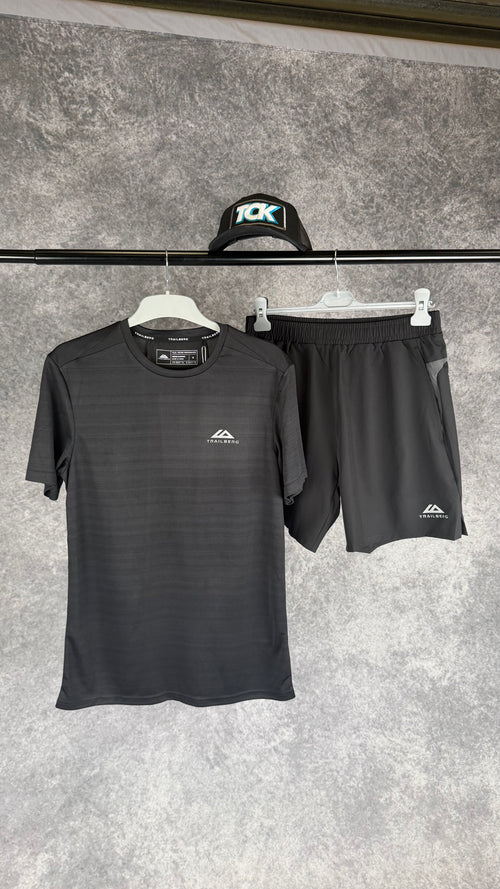 Trailberg black cloud SS25 shorts and t shirt set.