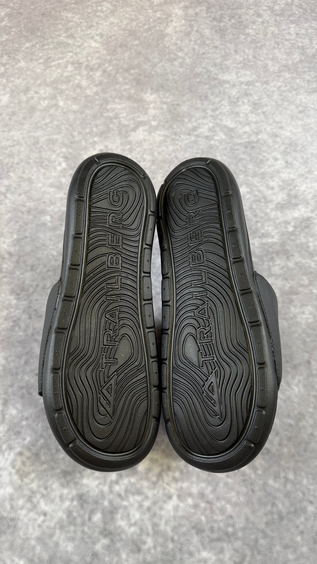 Trailberg core sliders black/grey