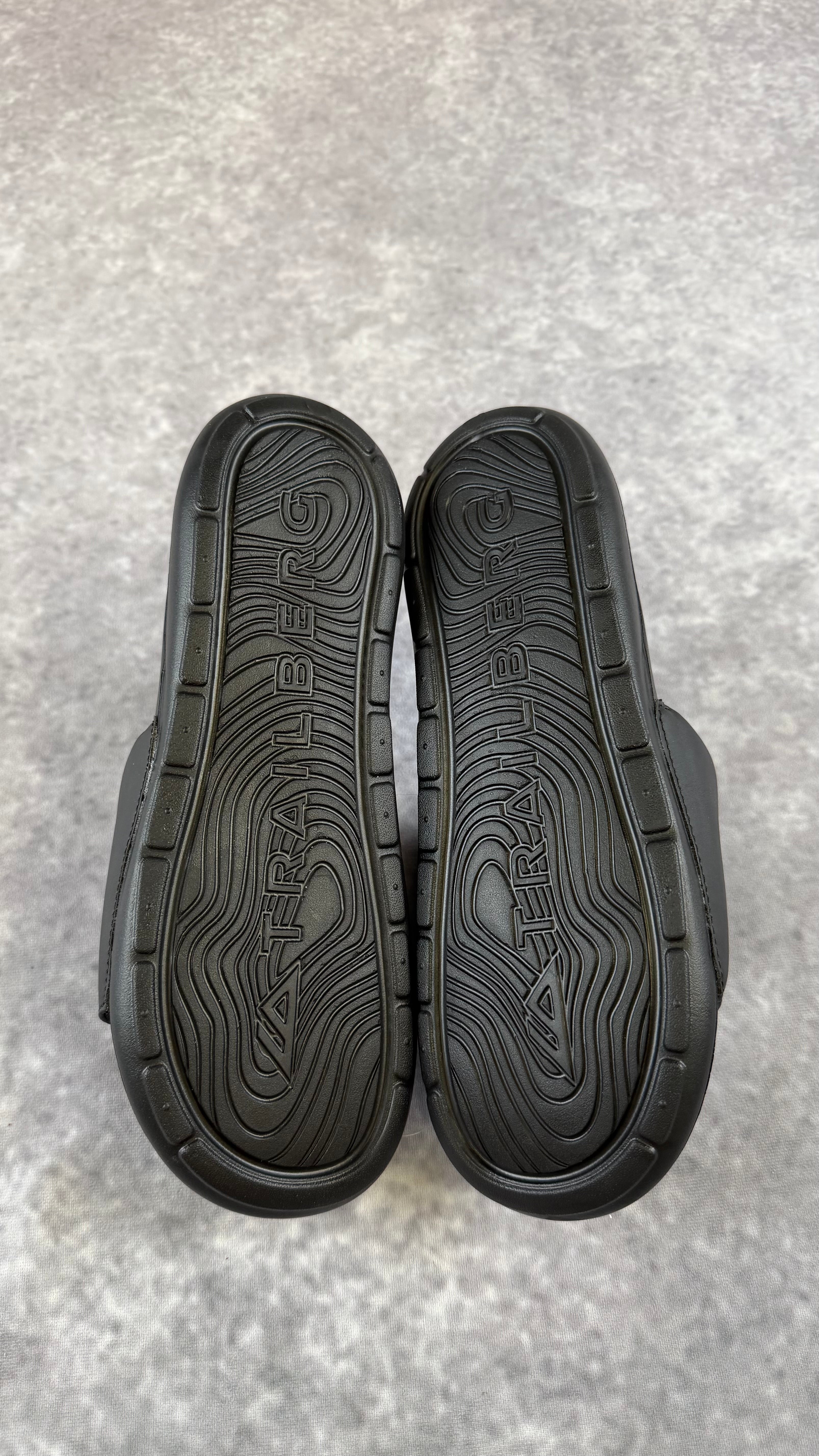 Trailberg core sliders black/grey