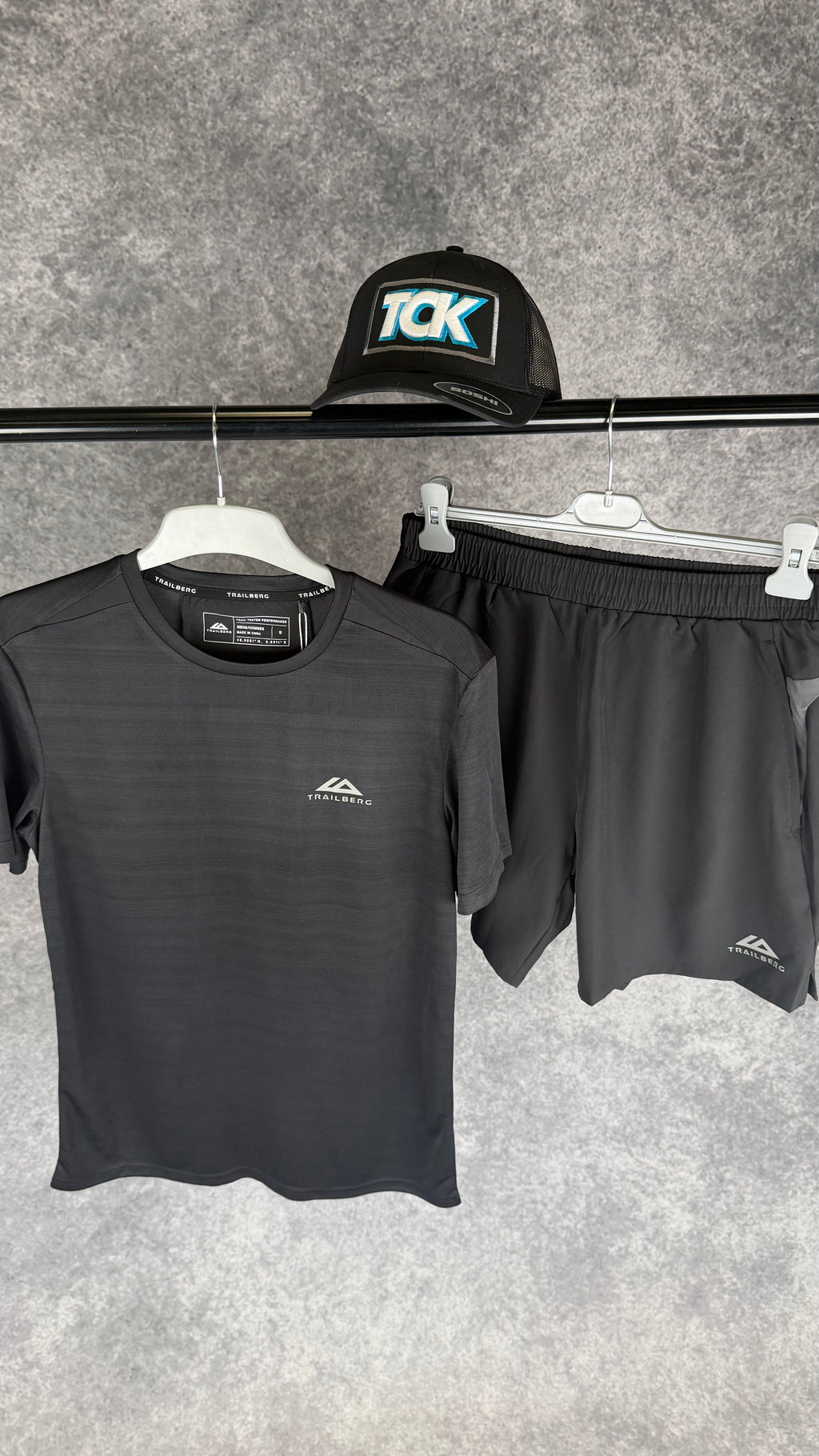Retail price £72 Trailberg black cloud SS25 shorts and t shirt set.