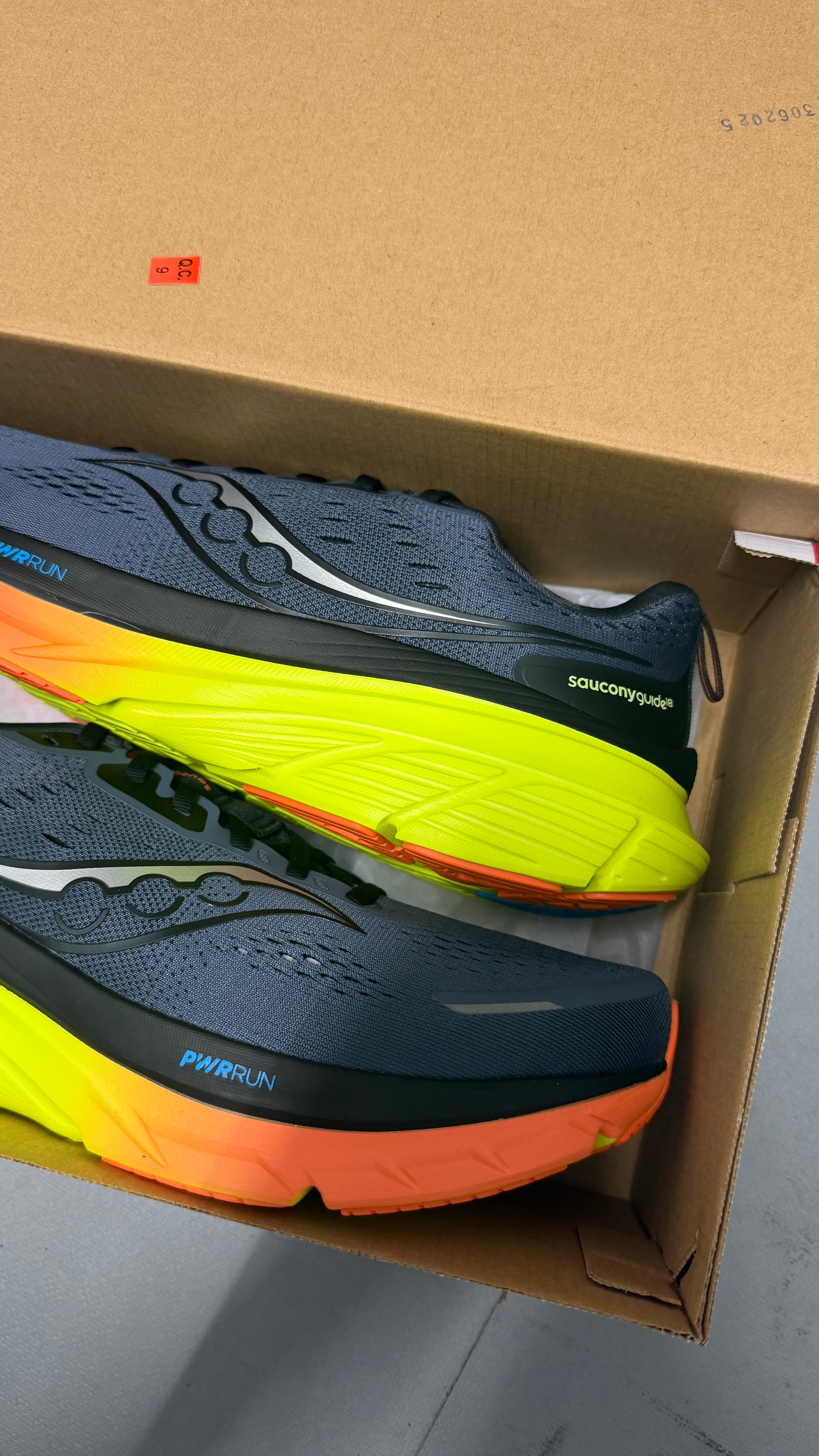 Saucony guide 18 shadow/vizi