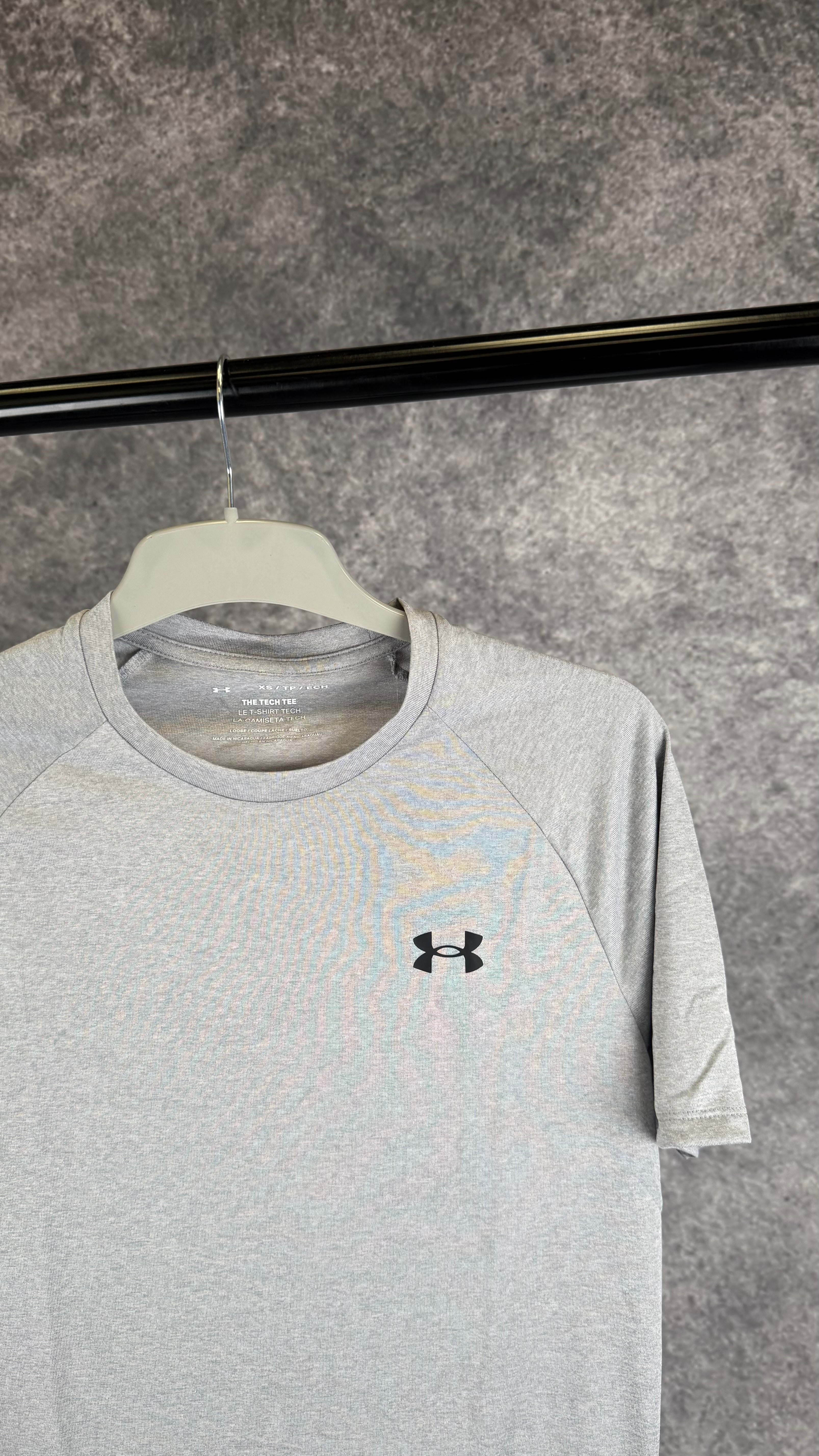 Under armour tech 2.0 grey t shirt