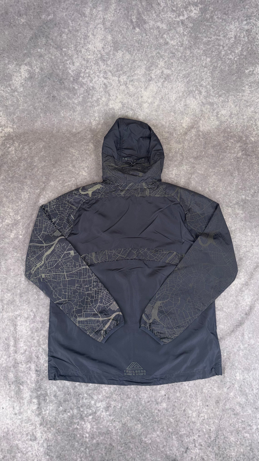 Retail price £90 Trailberg Geneva windbreaker ombré blue