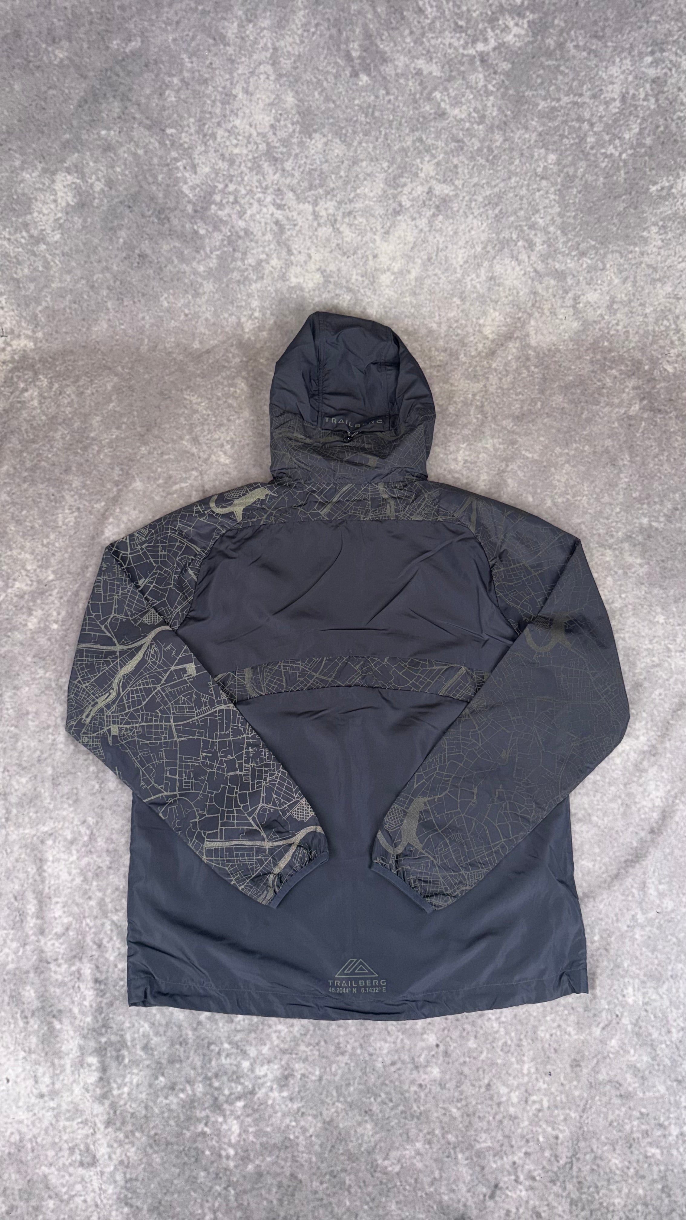 Retail price £90 Trailberg Geneva windbreaker ombré blue