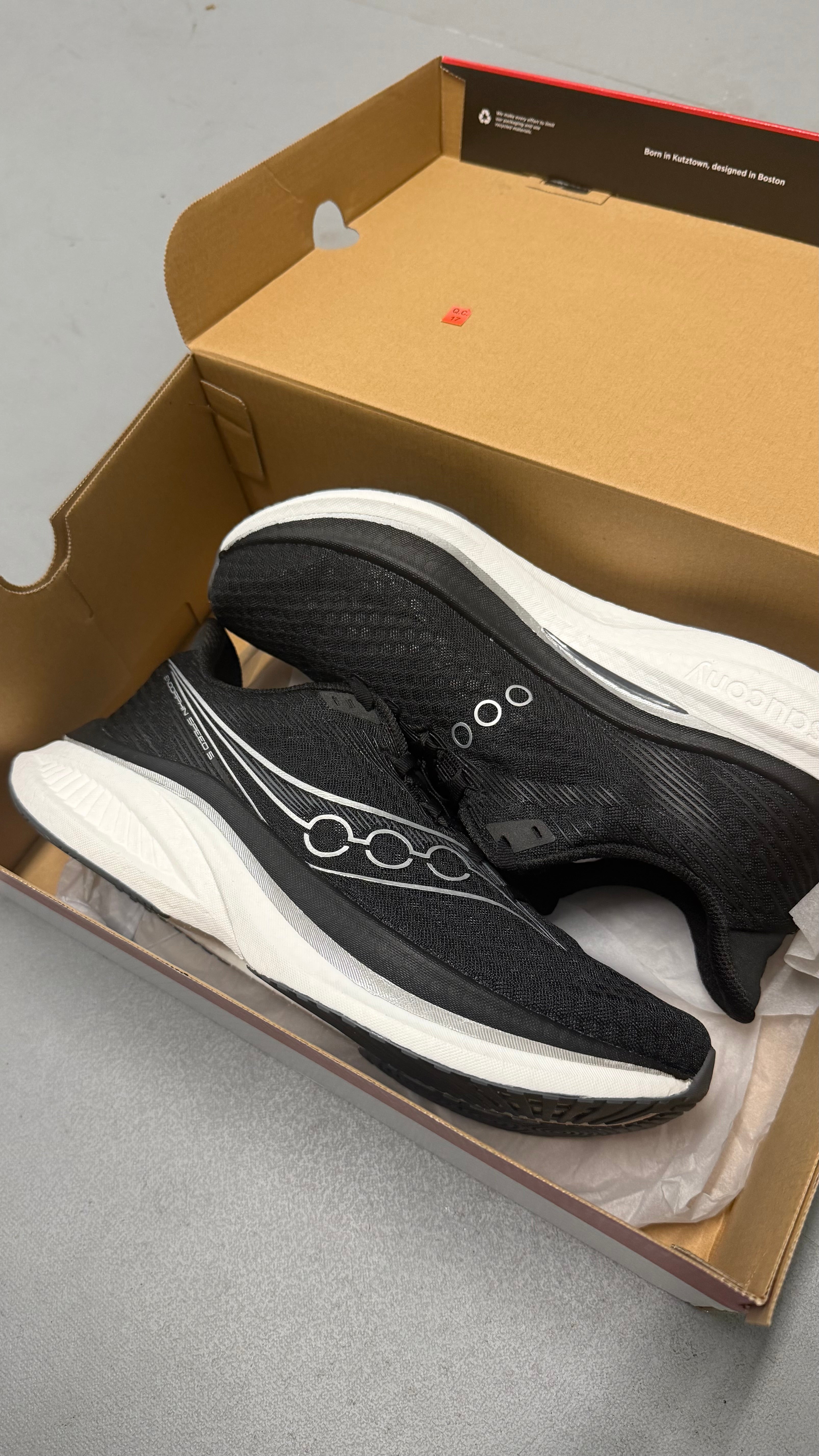 Saucony endorphin speed 5 black/white
