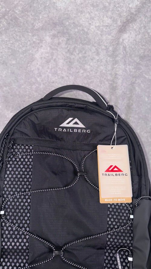 Trailberg black backpack.