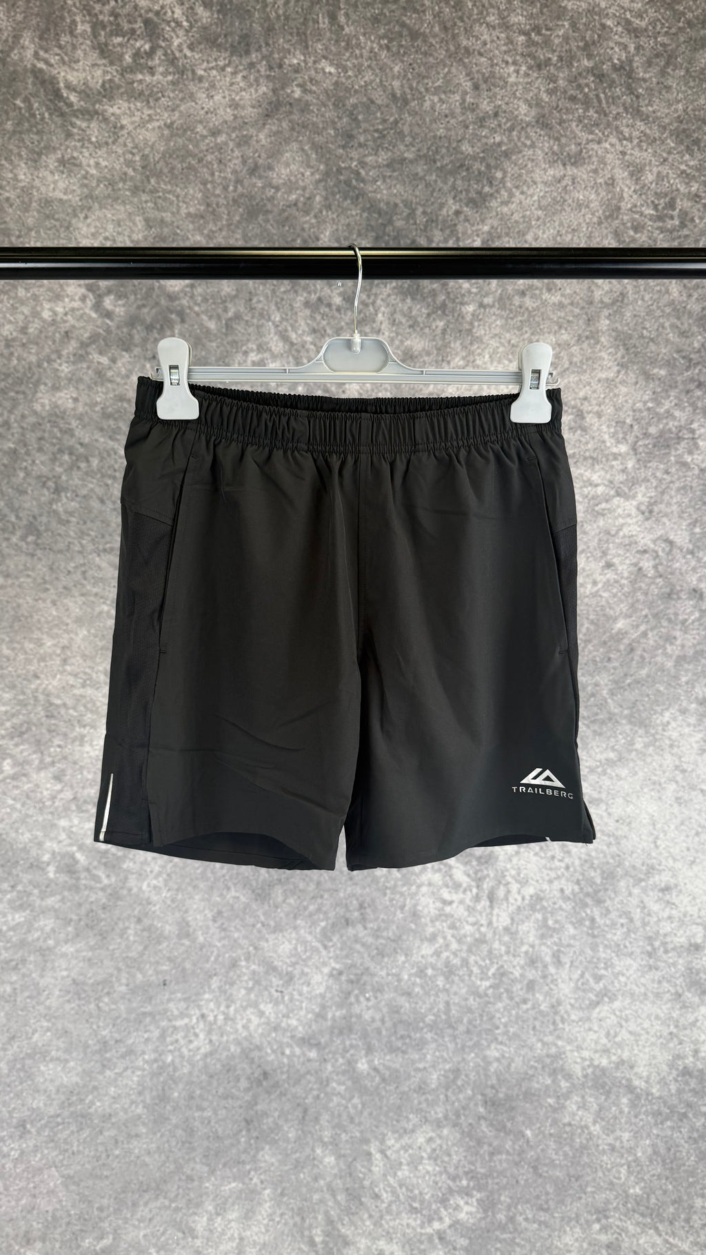 Trailberg essentials 2.0 shorts black.