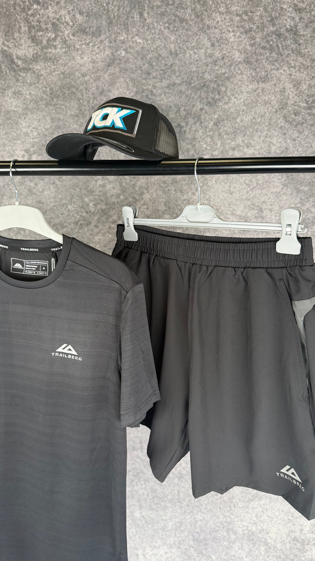Retail price £72 Trailberg black cloud SS25 shorts and t shirt set.