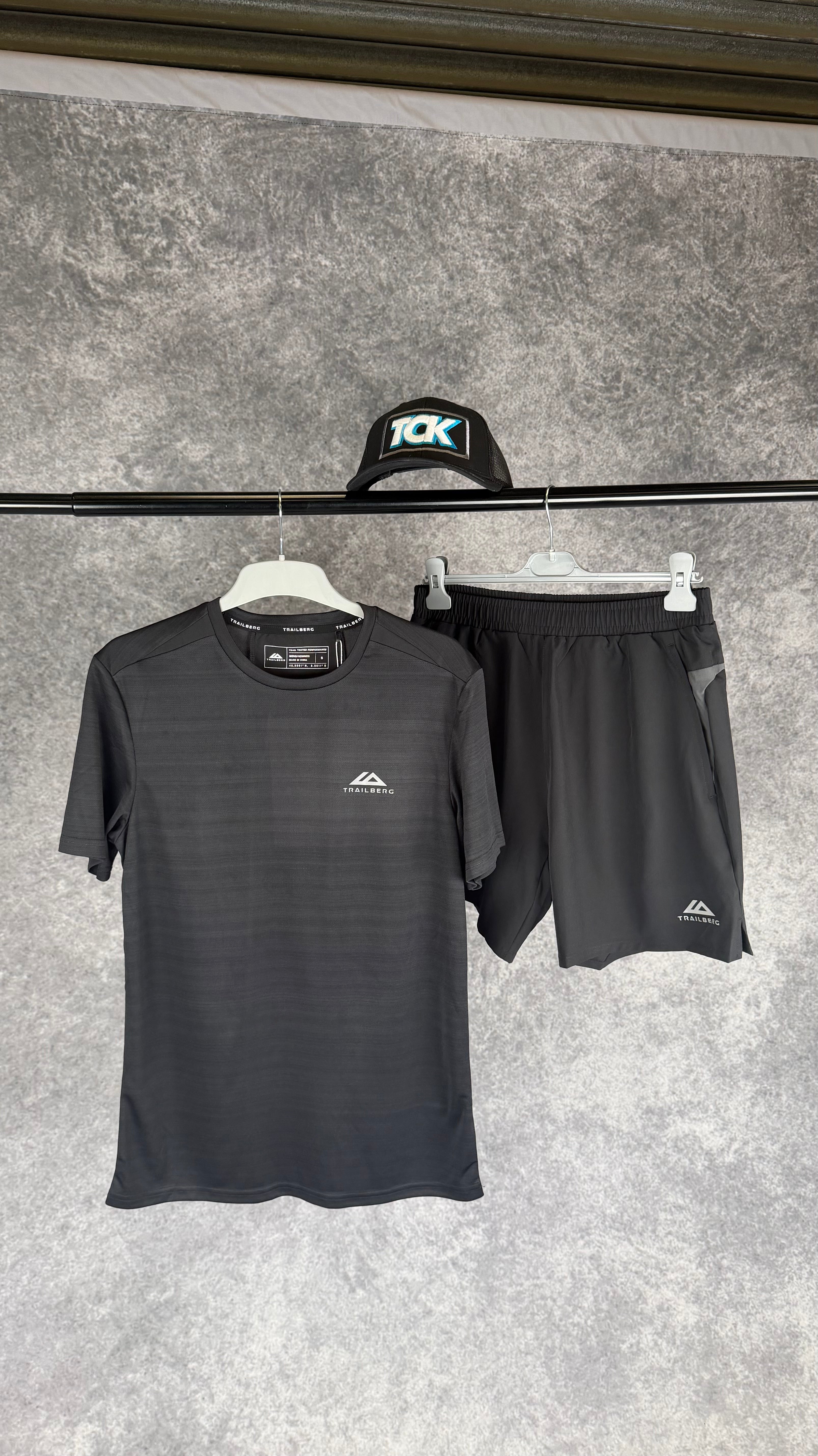 Retail price £72 Trailberg black cloud SS25 shorts and t shirt set.