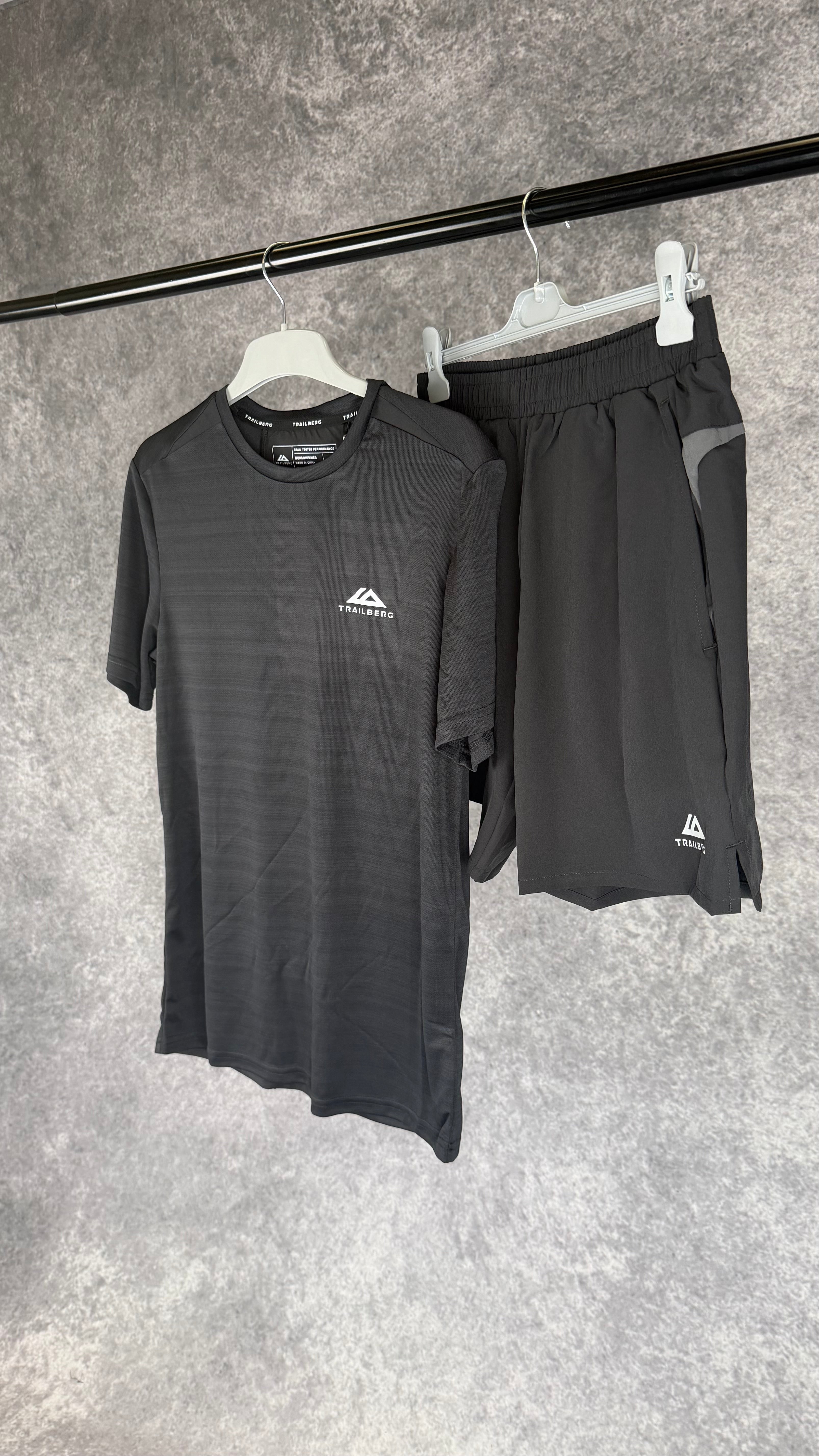 Retail price £72 Trailberg black cloud SS25 shorts and t shirt set.