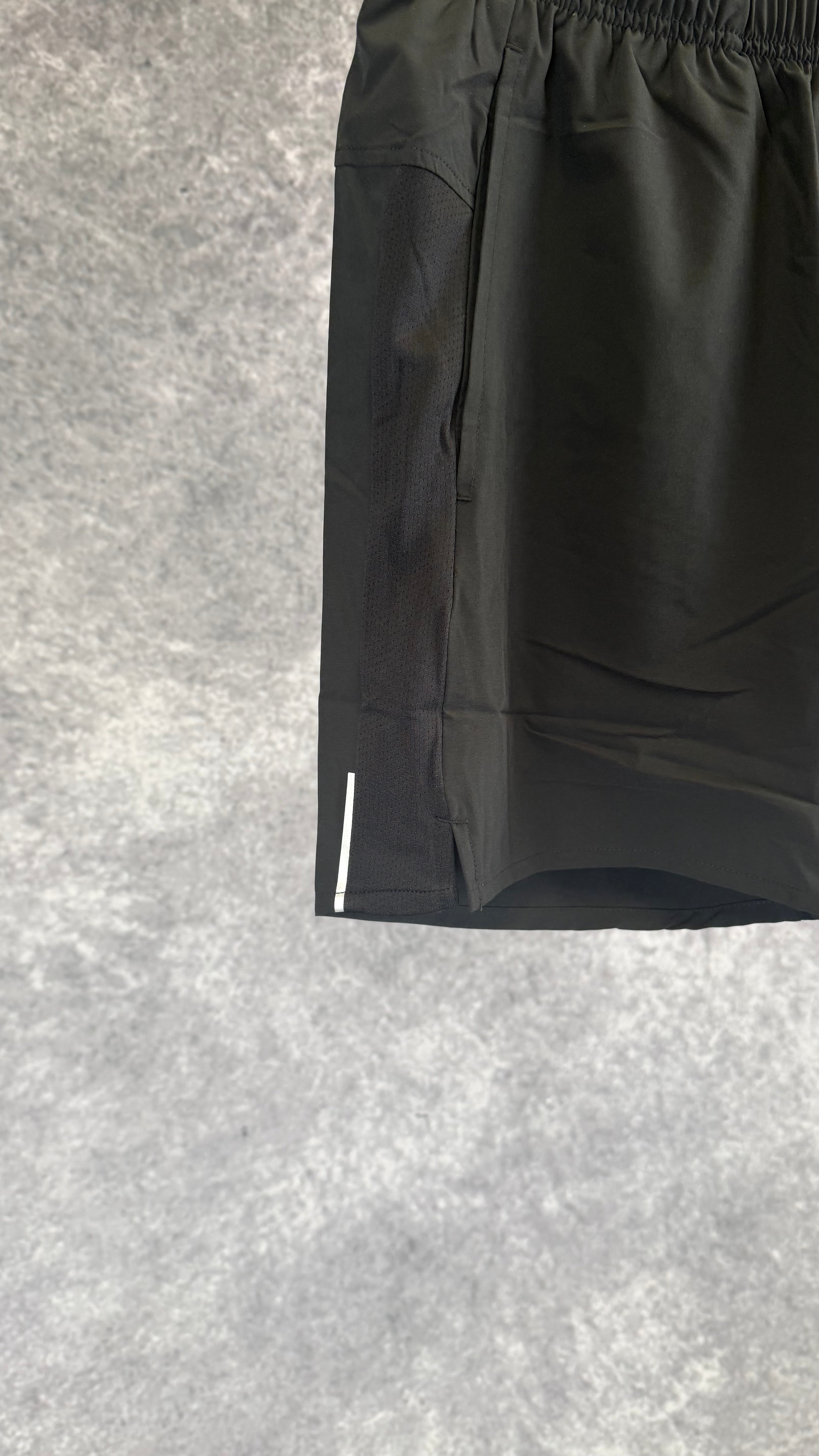 Trailberg essentials 2.0 shorts black.