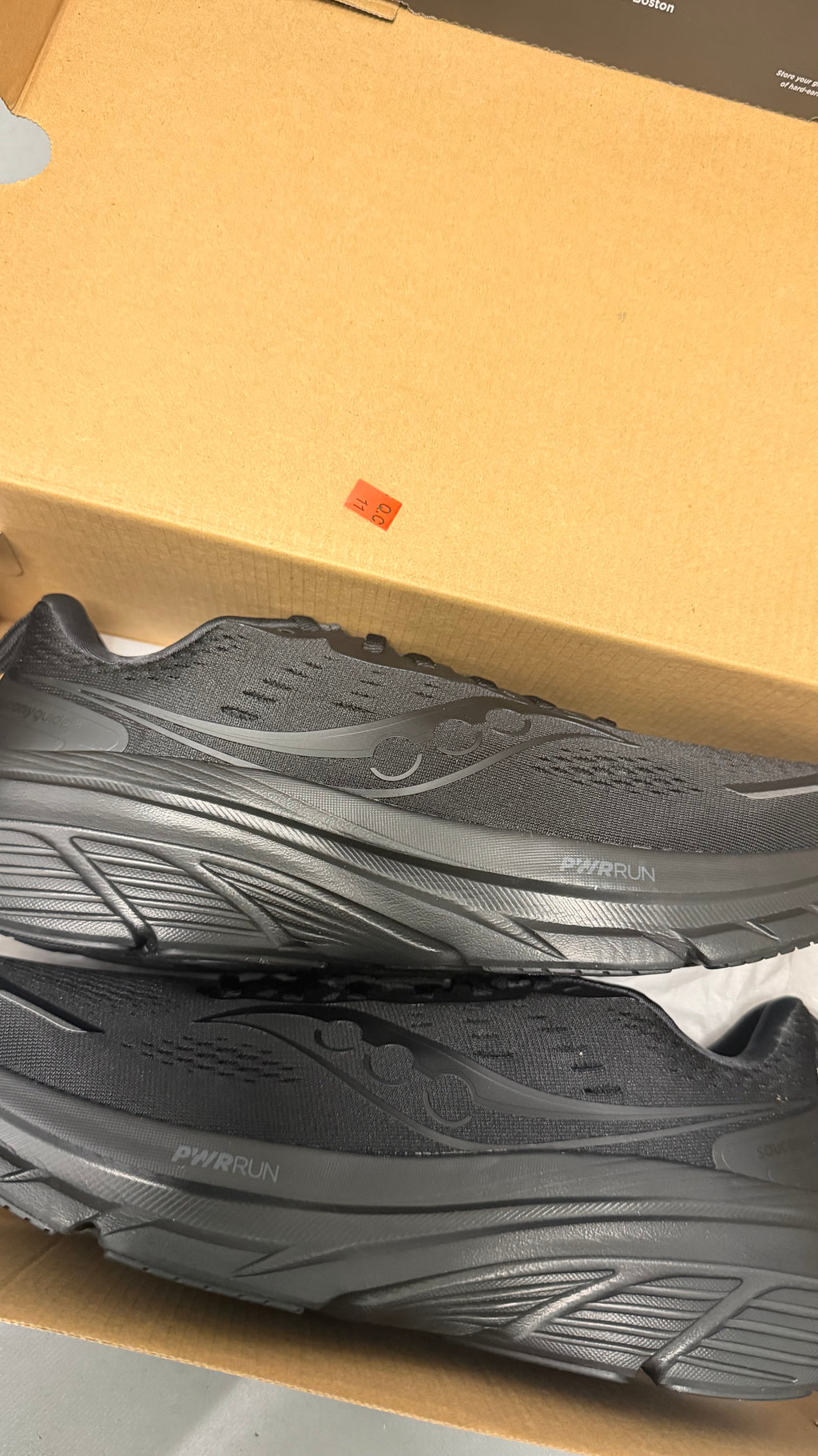 Saucony guide 18 triple black