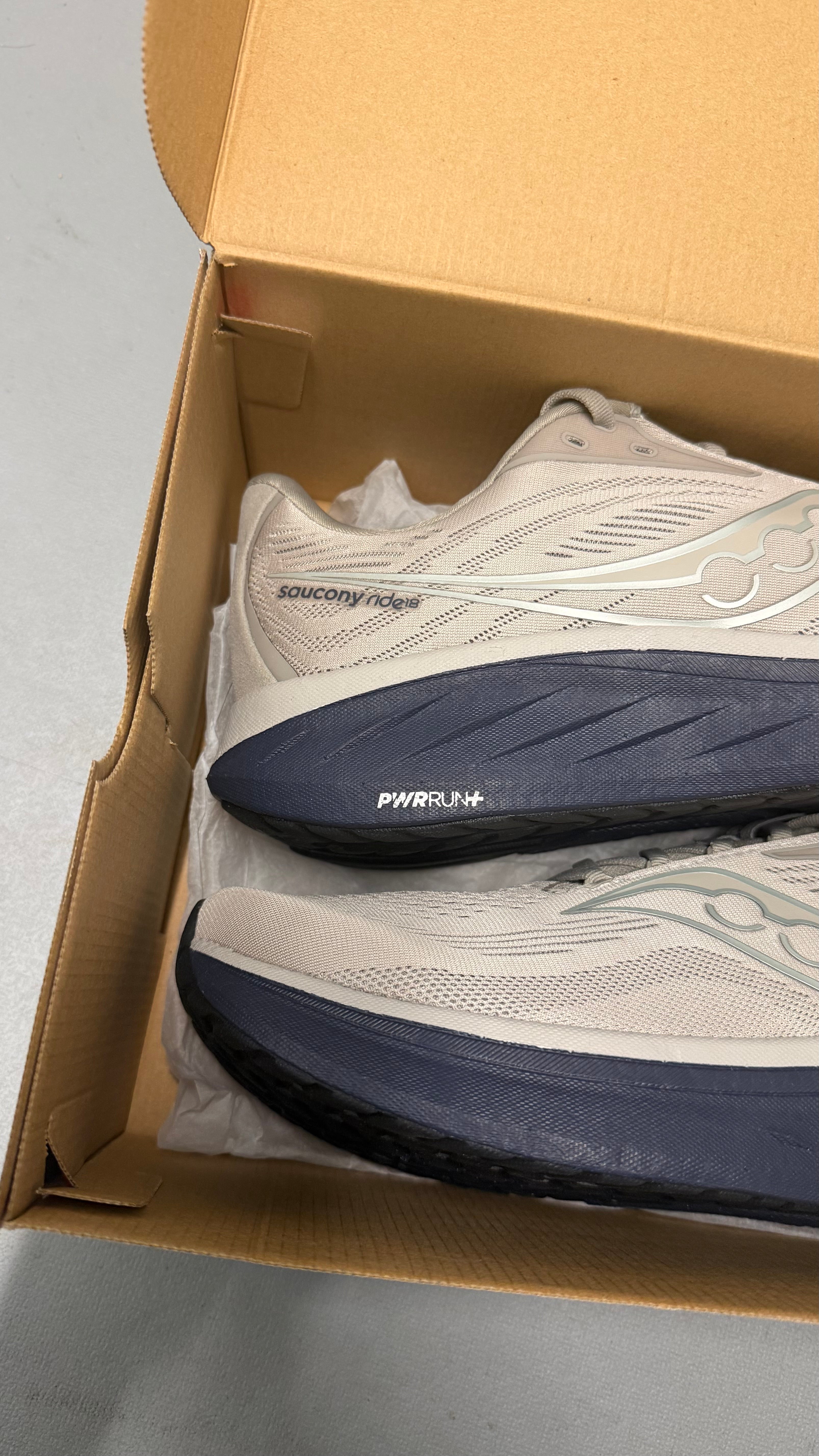Saucony ride 18 dove/navy