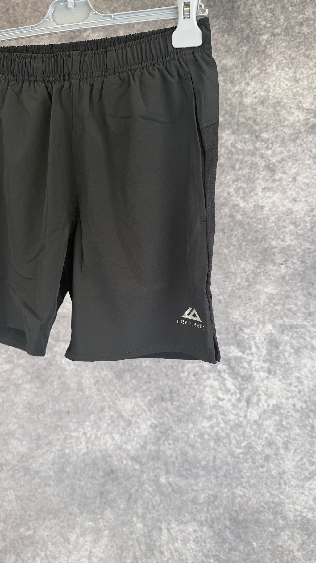 Trailberg essentials 2.0 shorts black.